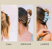 Load image into Gallery viewer, Baby Blue Medium Hair Clip