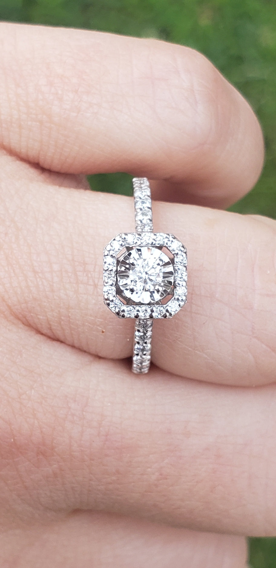 14K White Gold Diamond Engagement Ring with Diamond Halo