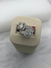 Load image into Gallery viewer, 18k White Gold Bypass Diamond Ring with Halos