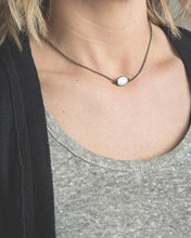 Load image into Gallery viewer, Pearl Choker Necklace